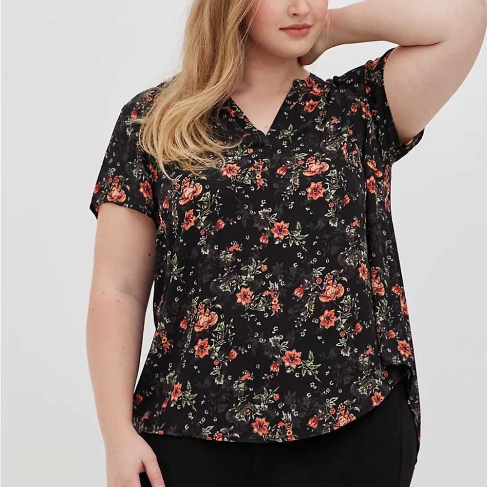 NWOT Torrid georgette Hi-Low‎ floral Short Sleeve Blouse